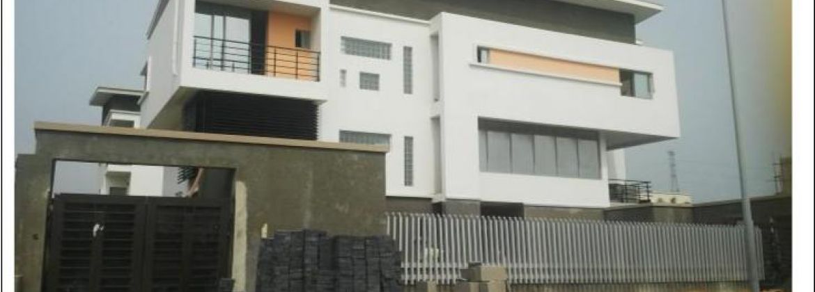 Orange Pod Apartment, Banana Island